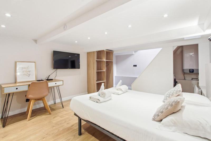 165 Suite Denis - Superbe Appartement A Paris Exteriör bild