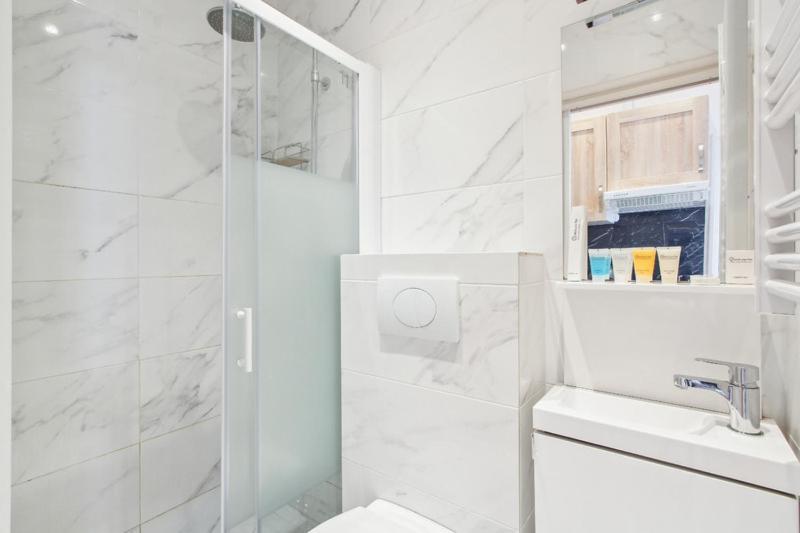 165 Suite Denis - Superbe Appartement A Paris Exteriör bild